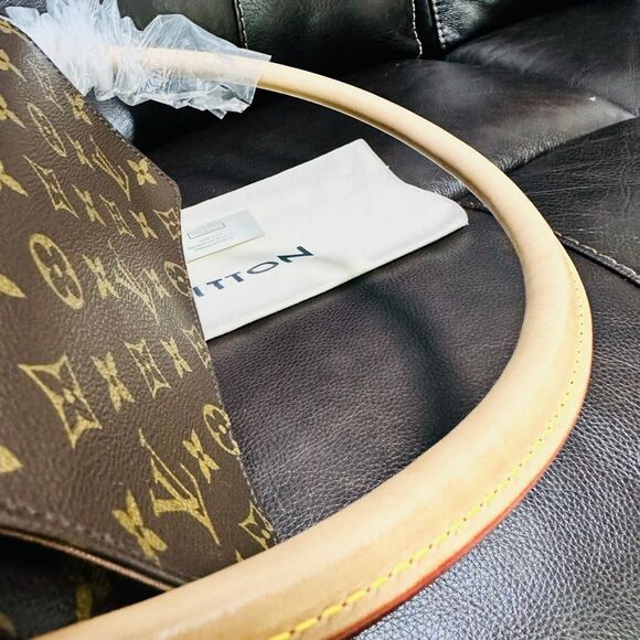 Brand New Louis Vuitton Mini Looping - Picture 3 of 15